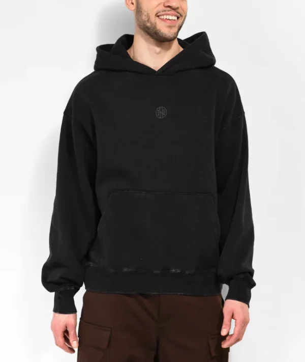 PULLOVER HOODIE